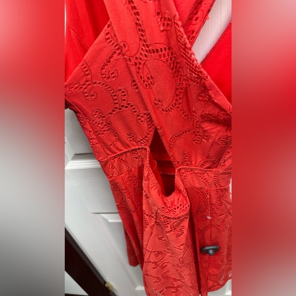 Red with pearl Waist - Picture 2 of 4